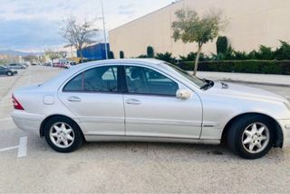 Mercedes-Benz Clase C 2005