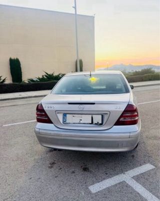 Mercedes-Benz Clase C 2005