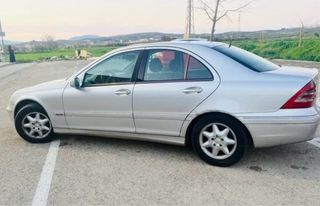 Mercedes-Benz Clase C 2005