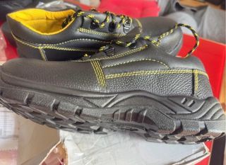 Zapatos de seguridad bajos negros y amarillos