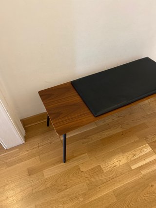 Banco Kave Home Madera Nogal y Metal Negro