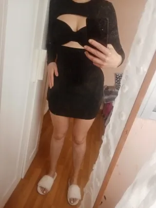 Vestido negro ajustado manga larga