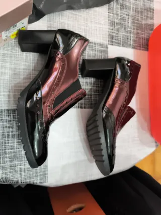 Zapatos Miss Comfort negros y rojos
