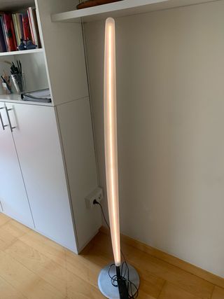 Lámpara LED 1.57m Regulable Luz Fría