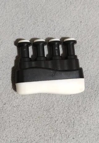 Entrenador de dedos para instrumentos