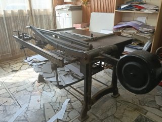 Antica taglia cartoni fine 1800, funzionante