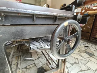 Antica taglia cartoni fine 1800, funzionante