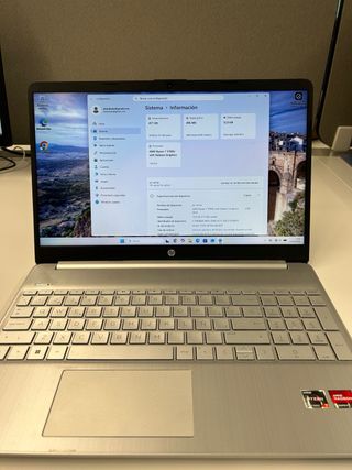 HP 15s Ryzen 7 5700U 12GB 512SSD Rápido y cuidad