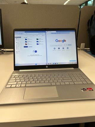 HP 15s Ryzen 7 5700U 12GB 512SSD Rápido y cuidad