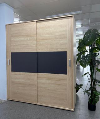 Armario puertas correderas madera y cristal