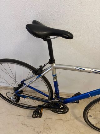 Bicicleta de carretera Btwin azul y plata Talla M