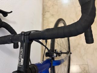 Bicicleta de carretera Btwin azul y plata Talla M