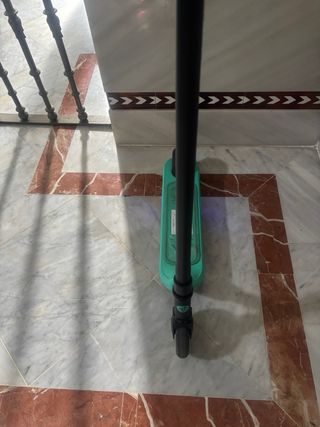 Patinete eléctrico infantil color verde