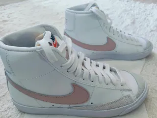 Zapatillas funcional Nike Blazer Mid '77 Pink Whit