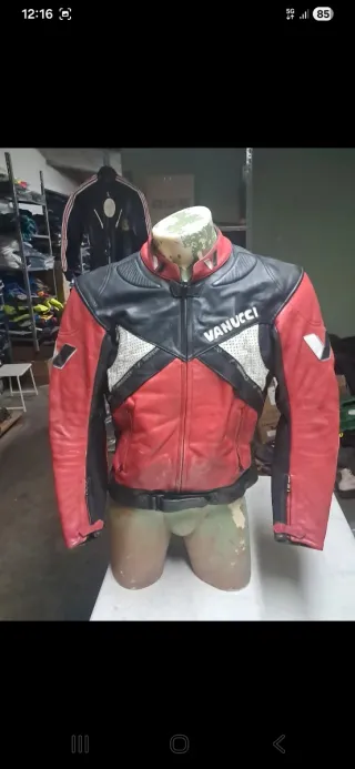 Chaqueta Moto Vanucci Roja y Negra Talla L