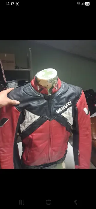 Chaqueta Moto Vanucci Roja y Negra Talla L