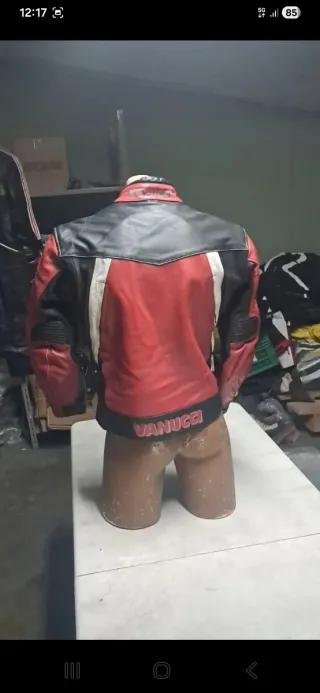 Chaqueta Moto Vanucci Roja y Negra Talla L