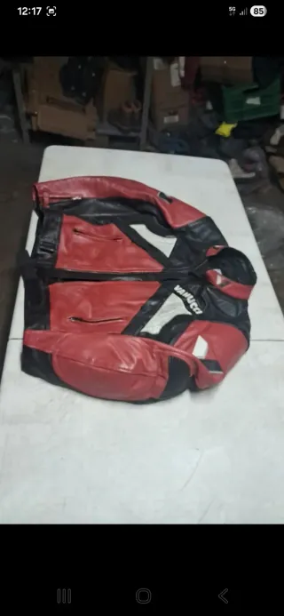 Chaqueta Moto Vanucci Roja y Negra Talla L