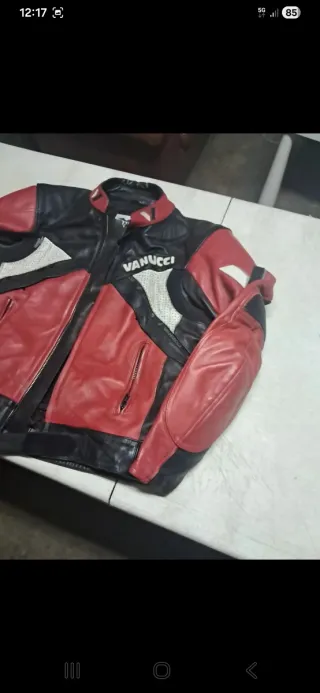 Chaqueta Moto Vanucci Roja y Negra Talla L