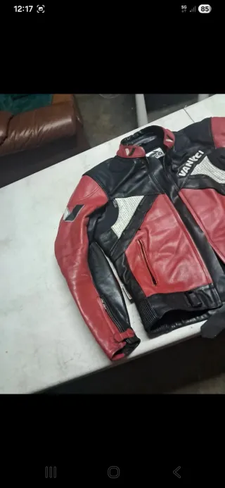 Chaqueta Moto Vanucci Roja y Negra Talla L