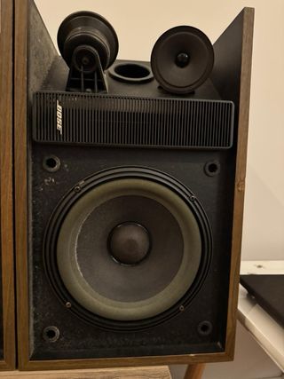 Altavoces Bose Beige y Marrón