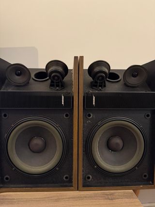 Altavoces Bose Beige y Marrón