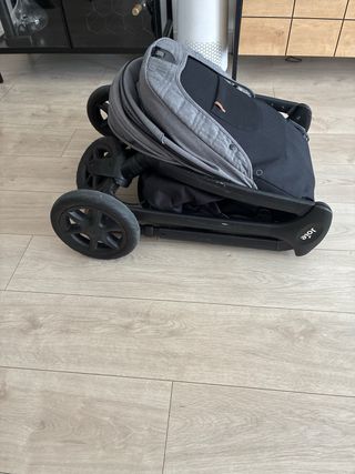 Silla de paseo Joie Signature compacta