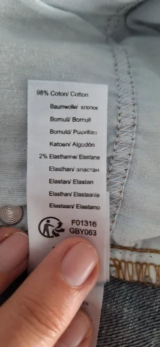 Pantalón corto vaquero oscuro