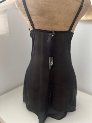 Camisola lencería negra con volantes