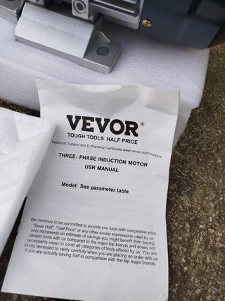 Motor eléctrico trifásico VEVOR 1.5 kW (2 HP) 300