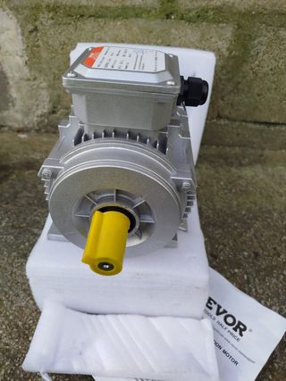 Motor eléctrico trifásico VEVOR 1.5 kW (2 HP) 300