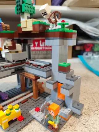 LEGO Minecraft 21169 La Primera Aventura