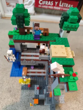 LEGO Minecraft 21169 La Primera Aventura