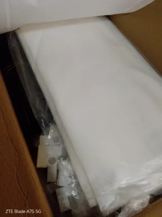 Zapatero auxiliar blanco