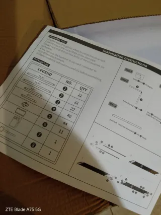 Zapatero auxiliar blanco