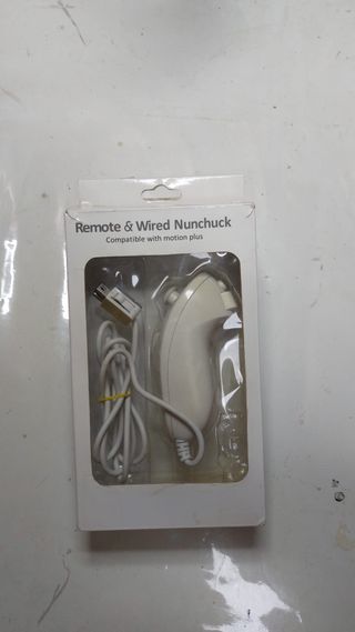 Controller Nunchuck Wii compatibile con Motion Plus