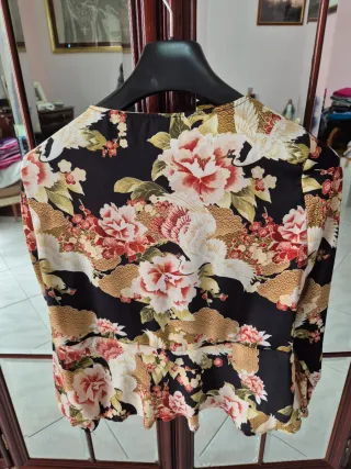 Blusa OVS fantasia floreale e gruccie