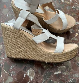 Sandalias Cuña Blancas y Beige