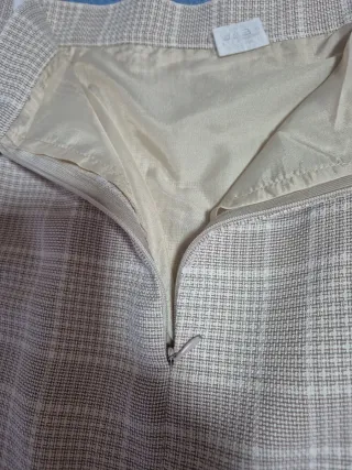 Falda beige y tostado