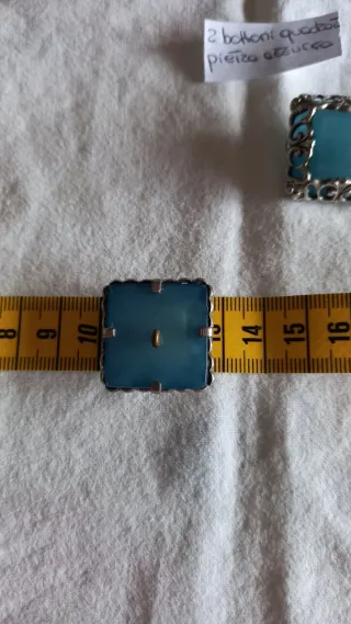 2 bottoni quadrati pietra azzurra nuovi cucito