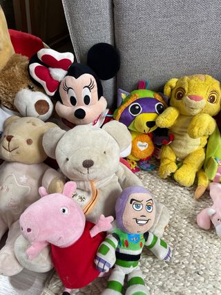 Lote de peluches infantiles variados