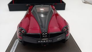 BBRP1832A BBR Pagani Huayra Geneve 2010 1/18