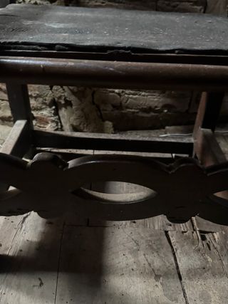 Sillón antiguo madera y cuero