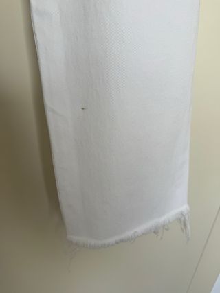 Pantalón vaquero blanco Zara