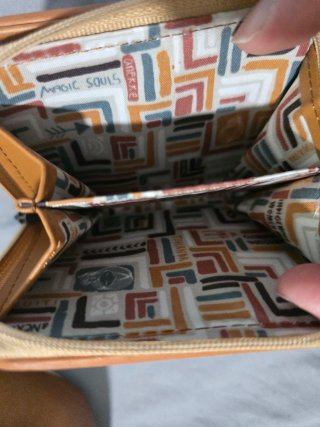 Bolso y cartera con estampado