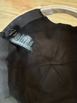 Gorra Fendi Beige y Blanca