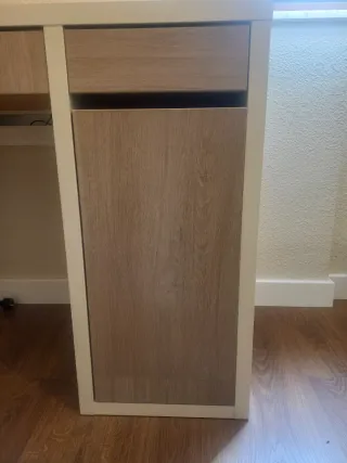 Escritorio Ikea blanco y madera