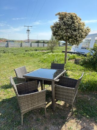 OFERTA!! Conjunto de mesa y sillas de jardín