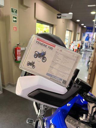 YAMAHA TENERE 700 + Barras adventure