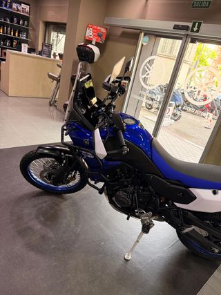 YAMAHA TENERE 700 + Barras adventure